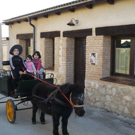 Casa Rural La Casa De Los Pollos Turrubuelo Buitenkant foto